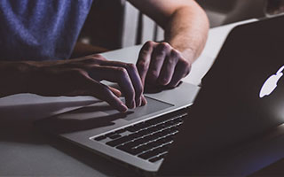 意甲媒体透露：米兰今夏中场补强首选格雷茨卡，次选是萨索洛的科内